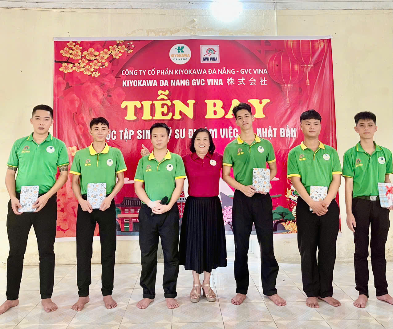 NIỀM VUI CHIA TAY – TIỄN BAY THÁNG 8 NĂM 2025