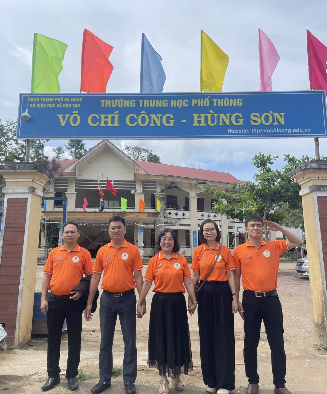 LÊN ĐƯỜNG – ĐẾN VỚI TRƯỜNG PTTH  NỘI TRÚ – VÕ CHÍ CÔNG.